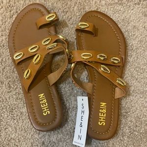 Seashell brown flip flops size 36